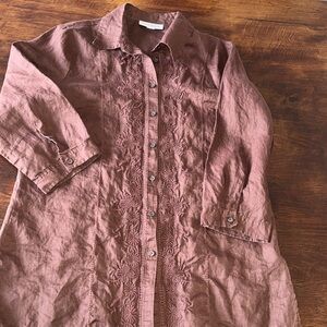 Brown 3/4 sleeve blouse with appliqué detailing, medium